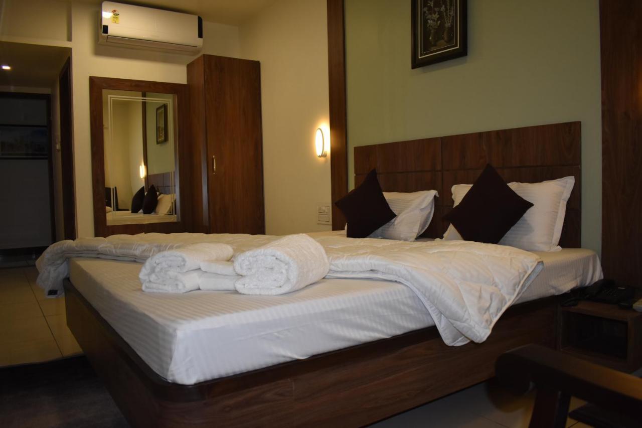 Hotel Shyam Palace Bhuj Esterno foto