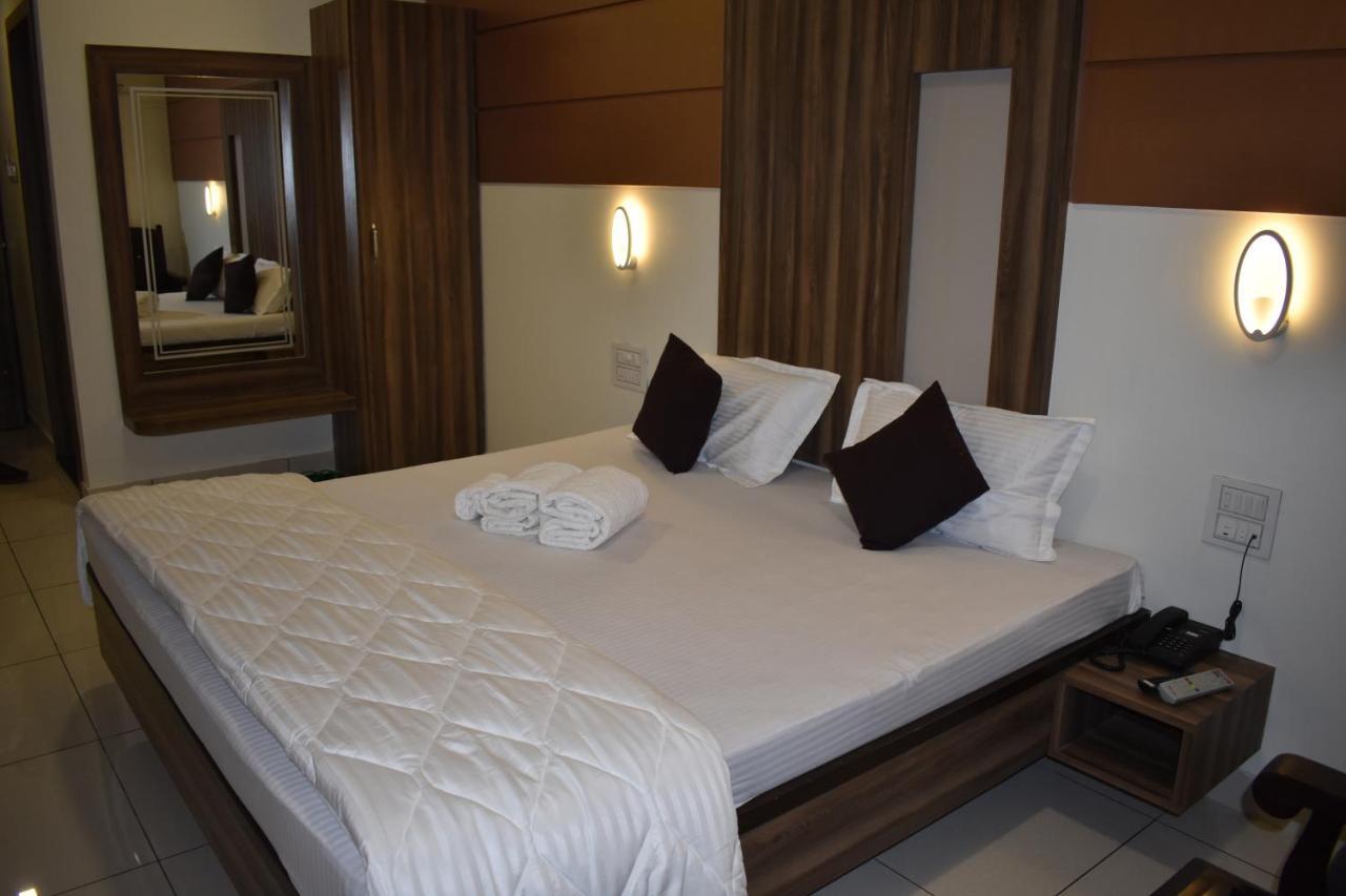 Hotel Shyam Palace Bhuj Esterno foto